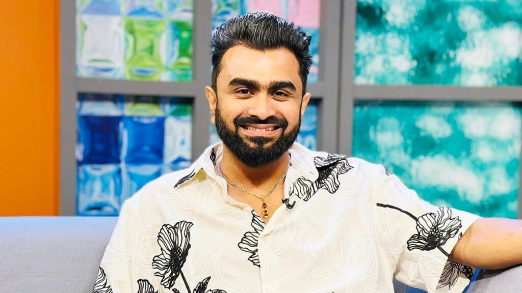 মেয়ের জন্য দোয়া চাইলেন ইমরান